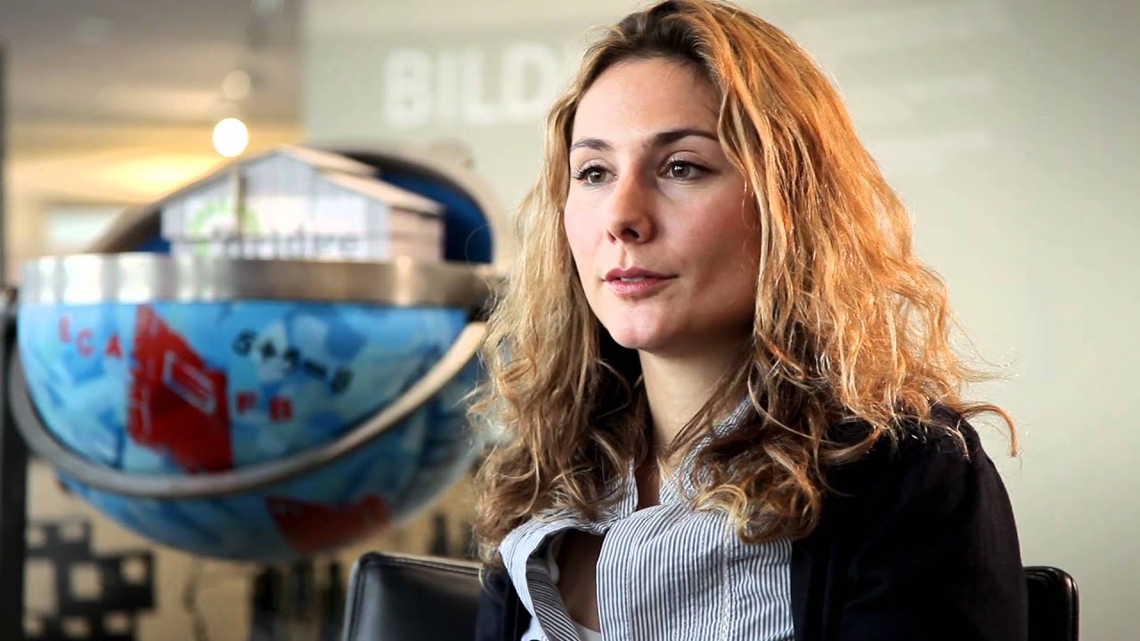 Liesel Prtizker Simmons desktop Wallpapers