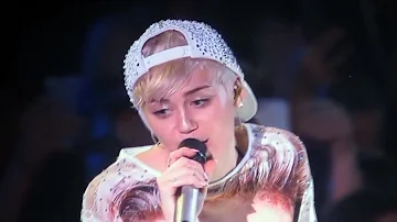 Miley Cyrus - Landslide (Fleetwood Mac Cover)