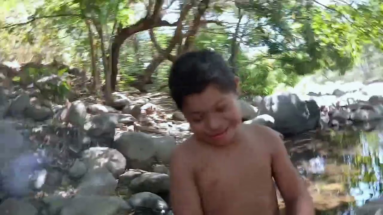 Geremias se henoja conmigo 😡 . Mientras hivamos  .A vañarlo 🔒😅