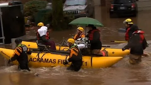 Raw: Oregon Flood Forces Evacuations