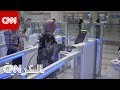 هكذا تنجز مطارات دبي معاملة المسافر بأقل من 10 ثوان هكذا تنجز مطارات دبي معاملة المسافر بأقل من 10 ثوان