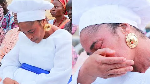 Heartbreaking: Yoruba Actress Remi Surutu & Family Breaks Down In Tears At Her Mother's Final Burial