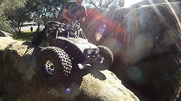 Brushless Vaterra Twin Hammers Bashing