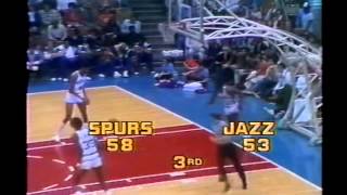 Truck Robinson(New Orleans Jazz) 39 points vs Spurs 03-05-1978