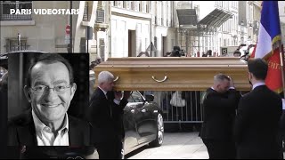 Les célébrités arrivent aux obsèques de Jean-Pierre PERNAUT le 9 mars 2022 à Paris