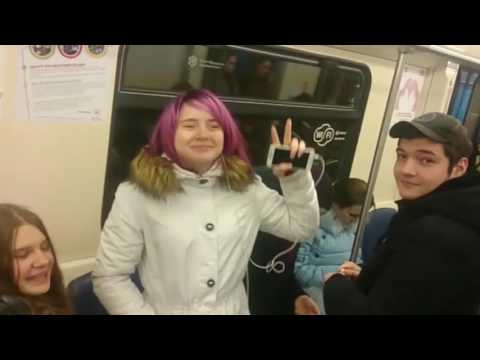 Эмигрант в метро,