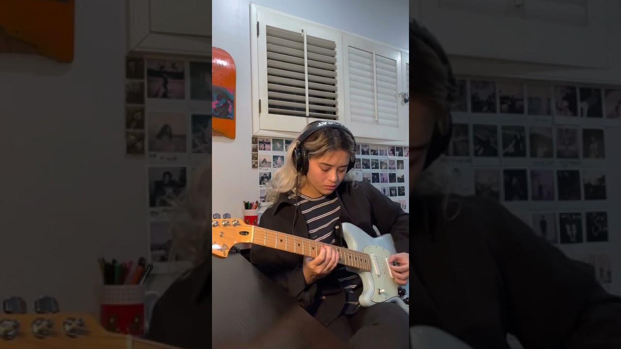 Romantic Homicide- D4vd Guitar Loop - YouTube