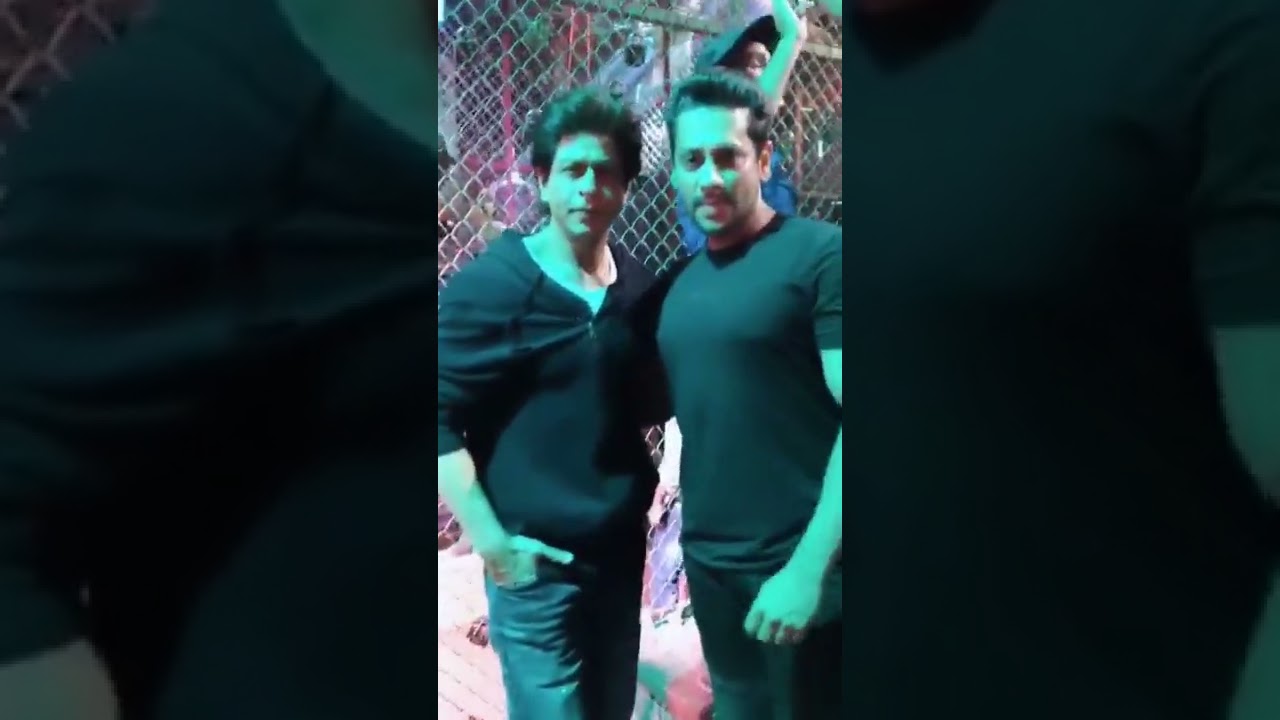 Srk Meet Duplicate Salman Khan 🤣😅 