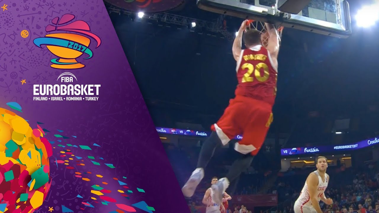 Andrey Vorontsevich jams home the alley-oop!