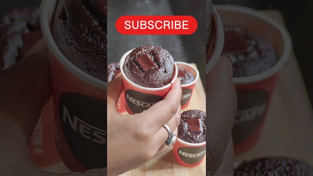 Cup Cakes - Chai Ke Cup Mein Cupcakes 😱 Wo Bhi Happy Happy Biscuits Se 