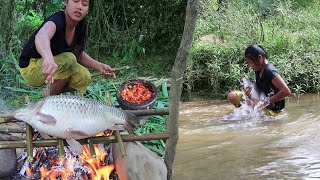 Catch Fish In River For Food Of Survival - Fish grilled with Peppers sauce Show eating Delicious