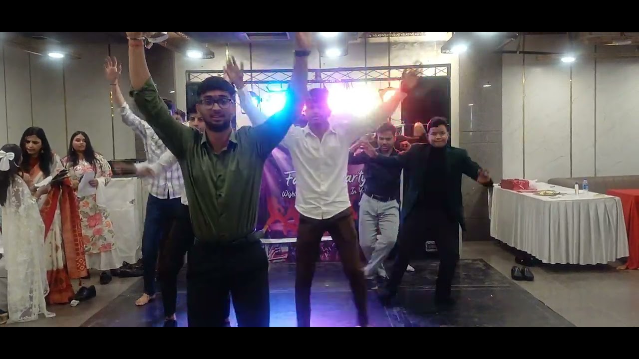 Farewell party 31 sec Harish Bakery 11th class boys dance performance ...