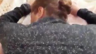 Cinsel Bir Videoda Karısını Kazağından Tanıyıp Aldatıldığını Öğrenen Talihsiz Adam Cinsel Bir Videoda Karısını Kazağından Tanıyıp Aldatıldığını Öğrenen Talihsiz Adam