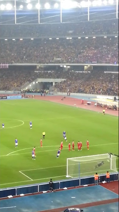 Malaysia's Footballer Safiq Rahim Free Kick Against Thailand in 2014 AFF Suzuki Cup