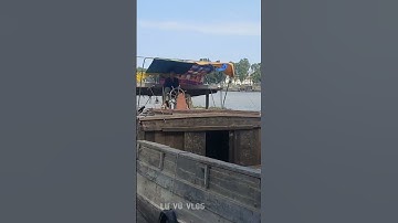 Tàu ghe vượt cống 7 cửa Boats cross the culvert with 7 gates|Lư vũ vlog
