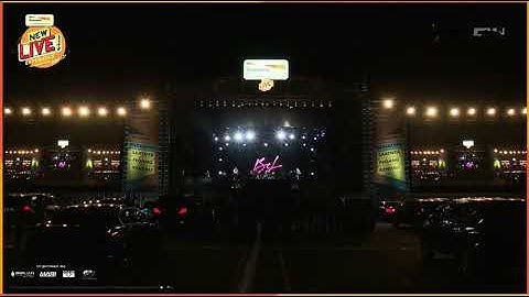 MENGHAPUS JEJAKMU LIVE KONSER BCL FEAT ARIEL NOAH