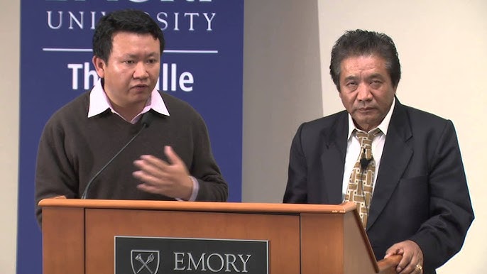 Yosh tatar ayol ozini dildo bilan sikadi.