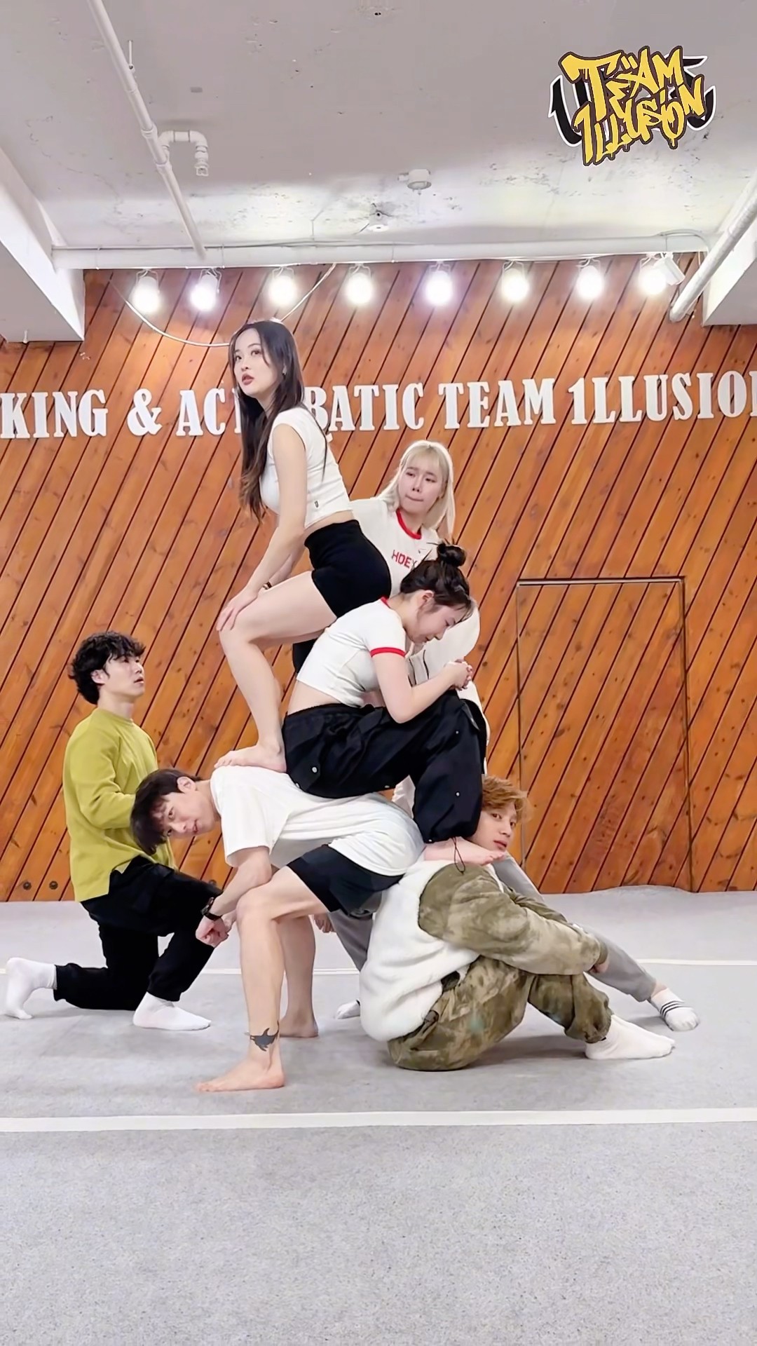 인간 탑 쌓기⁉️? Human Tower Challenge