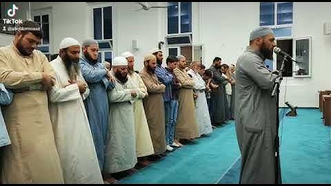 صلاة العشاء في مسجد الإحسان تلاوة من سورة الدخان