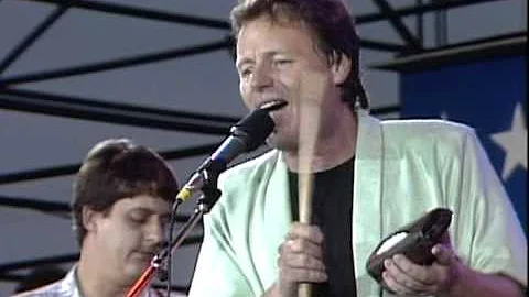 Delbert McClinton - Givin' It Up For Your Love (Li...