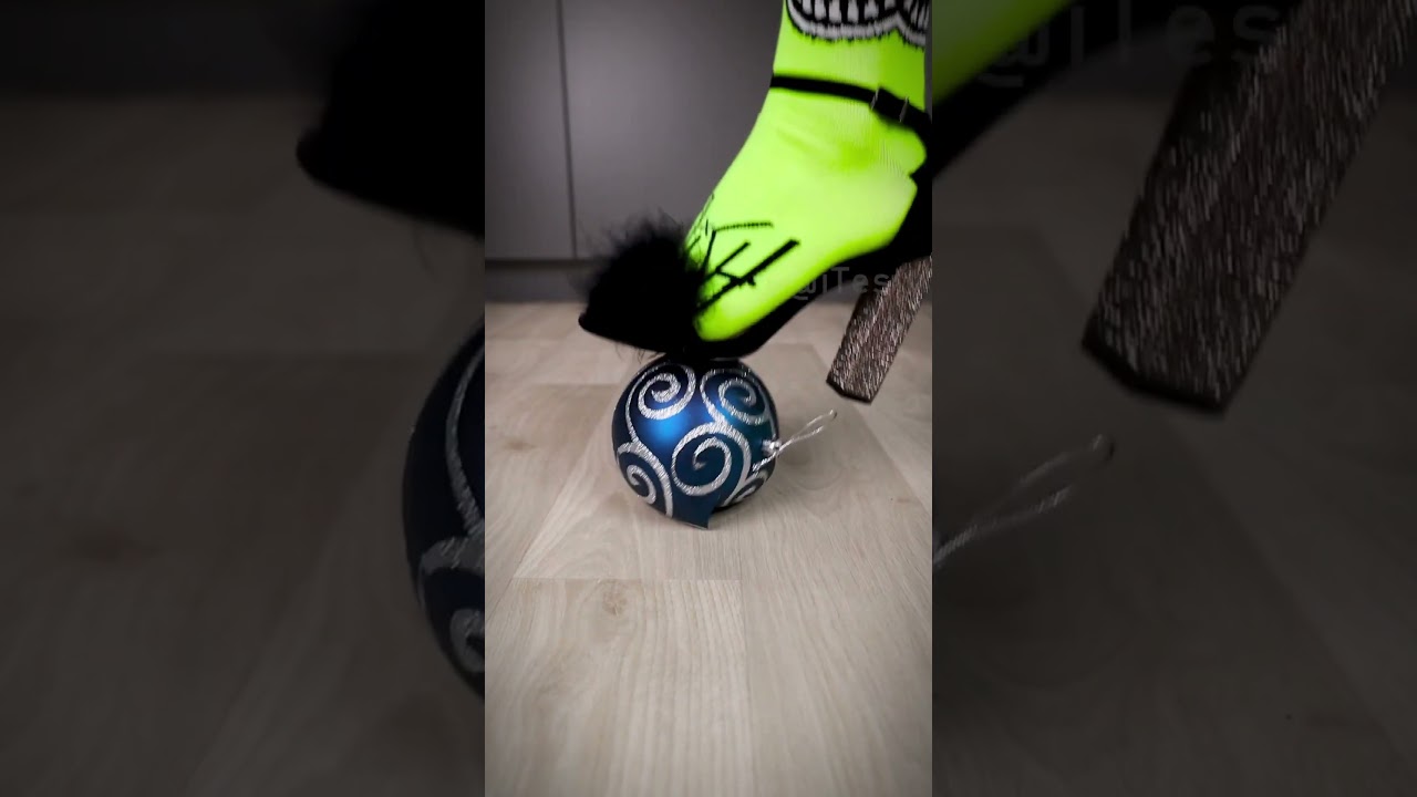 Fun heels smash balls 