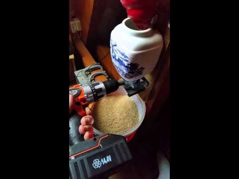 Vidéo: Comment Faire Un Broyeur De Grains