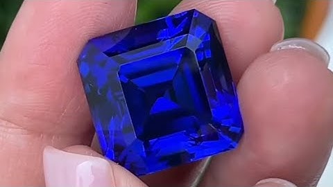 Look at this formidable size! This mesmerising giant is a heated tanzanite.