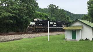 SD70 Leads NS 961 Power Move