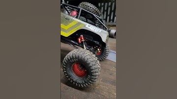 flexed out SCX24 deadbolt. #jeep #jeepgladiator #deadbolt #scx24 #scx24mods #axialscx24 #scx24jeep