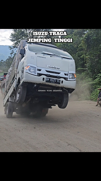 Viral !!! ISUZU TRAGA Jemping Tinggi Di Batu Jomba #isuzutraga #truck #viralvideo #viralshorts