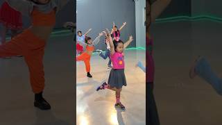 Hula hula - คลาสเรียนเต้นเด็กเล็ก 4-7 ปี สนใจเรียนเต้น Tel. 097-2017-271