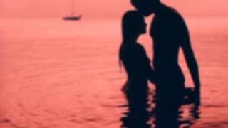 Video voorbeeld van "Cher Dov'e l'Amore Remix"
