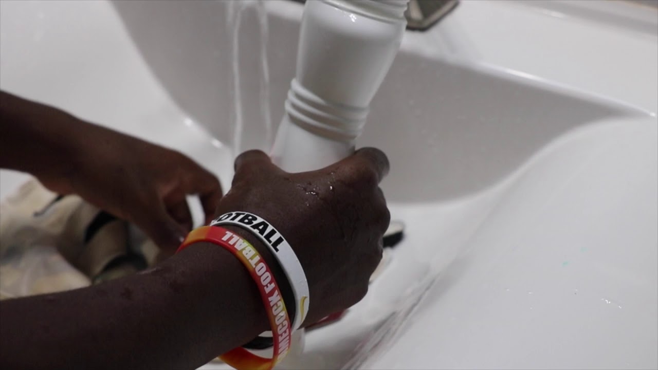 HOW TO RESTORE FOOTBALL GLOVES ***EASY*** YouTube