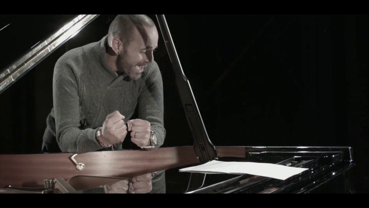 Смотреть «ES MI MADRE - GERSON GALVÁN (EN DIRECTO) Videoclip Oficial 1080HD» на YouTube Смотреть «ES MI MADRE - GERSON GALVÁN (EN DIRECTO) Videoclip Oficial 1080HD» на YouTube