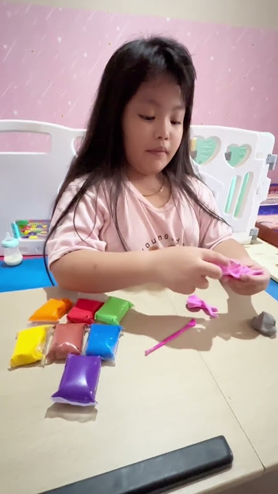 SERU BANGET . MAIN MAGIC CLAY WARNA WARNI. Entah lah jadi apa ya ini 😆#colorfull #clay #rabbit