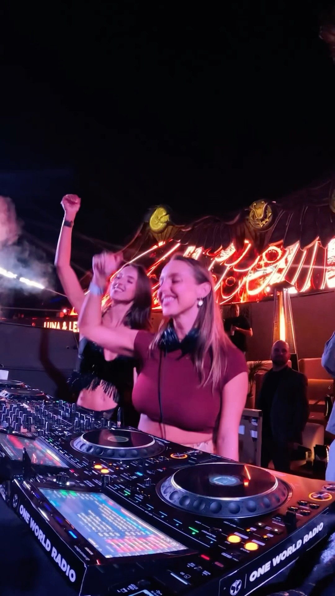Track ID: Luna \u0026 Lenthe - Wanna Dance