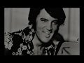 41 ans après sa mort, Elvis Presley continue de séduire.