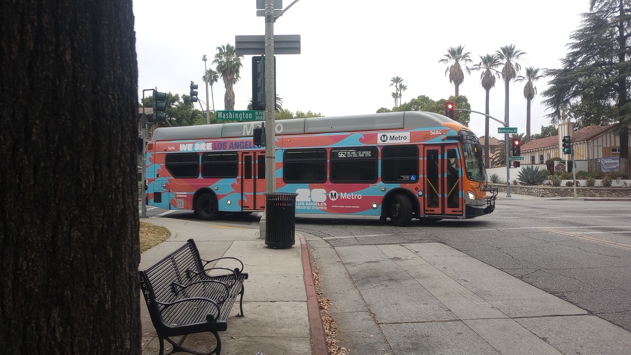 パスネット No.2 2014 LACMTA New Flyer XN40 5684 - YouTube