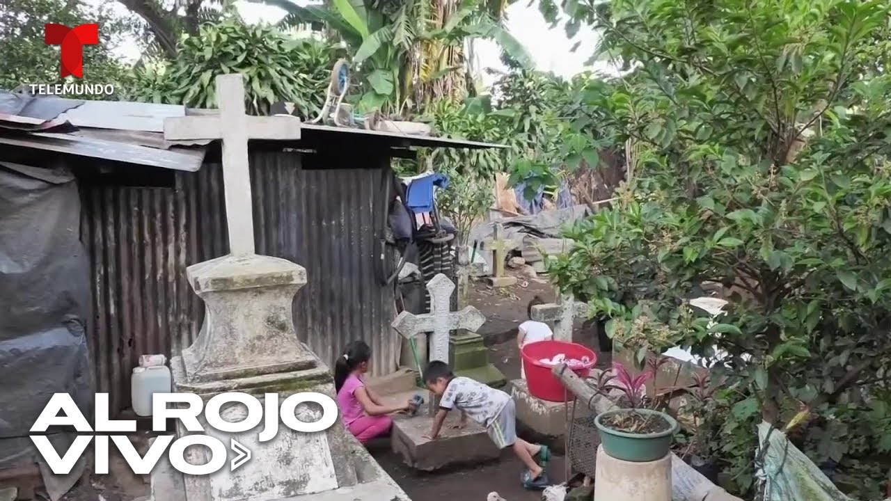 Familias comparten su experiencia viviendo en el cementerio entre tumbas en El Salvador