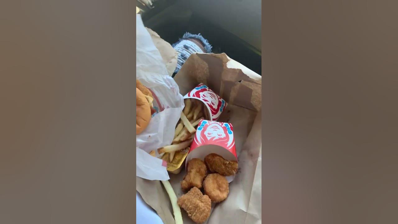 What i ate today for lunch wendy s 5 dollar biggie bag youtube