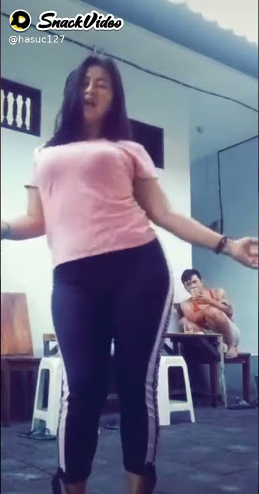 Goyang Drible Ala Tante Sexi Bikin Gempa Bumi 😆😆 || Snack vidio