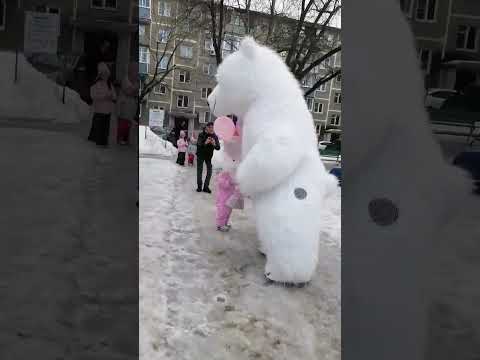 мама была на работе, папа гулял с дочкой,и вот такой сюрприз,много детишек присоединились #раменское