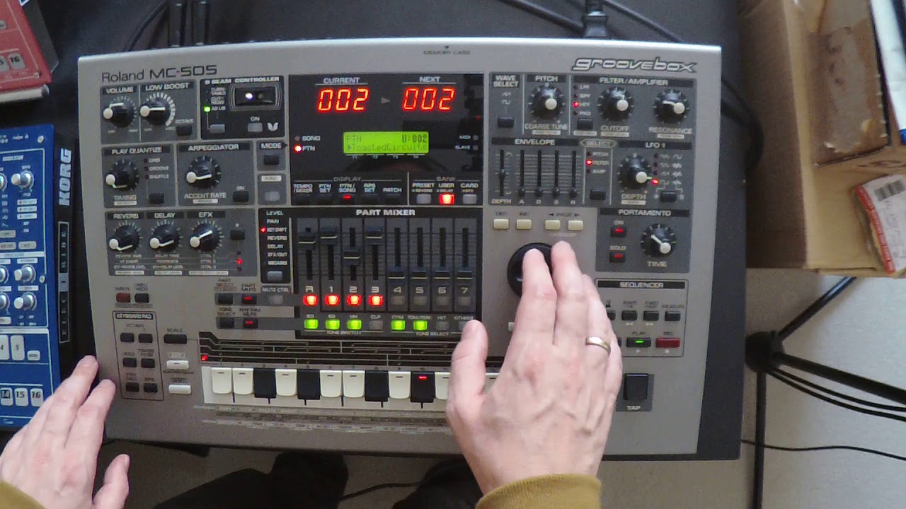 Roland MC-505 Groovebox - original drum&bass performance