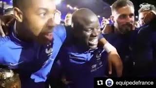 La chanson de N'Golo Kanté chanté par les joueurs et tout le Stade De France