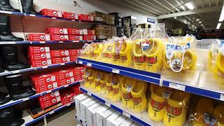 Kieft IJzerwaren / Gereedschap / Werkkleding, de eerste verdieping.