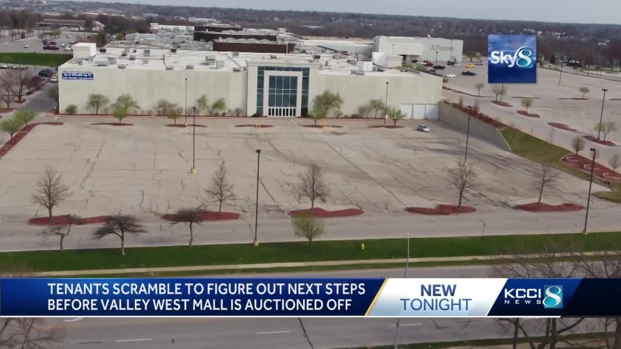 Von Maur to close Valley West Mall location, relocate to Jordan Creek