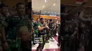 Izin Joget Komandan Lucunya Bapak Komando Sehat Terus Pakshorts tni kopassus