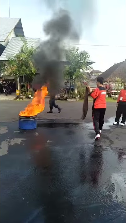 SatLakar Kabupaten Badung Laskar Sapu Geni