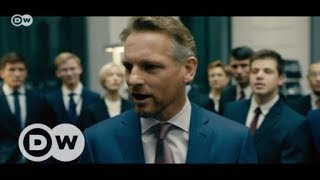 Investment-Banker auf der Leinwand | DW English