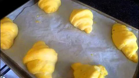 How to bake  frozen croissant.